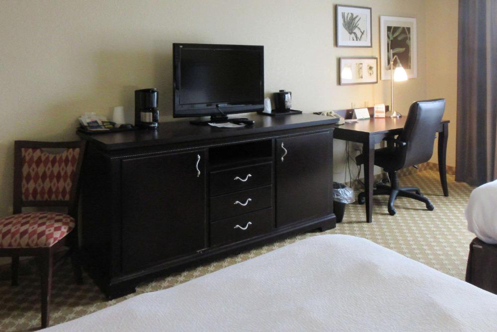 Queen Room with Two Queen Beds - Non-Smoking interior